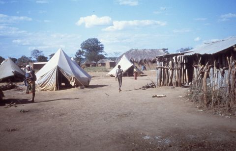 A camp for displaced persons as a result of South Arican incursions during the war. DW worked in partnership with the Angola Secretariat of State for Social Affairs (SEAS) and OMA (Angola women's organization) on the project.