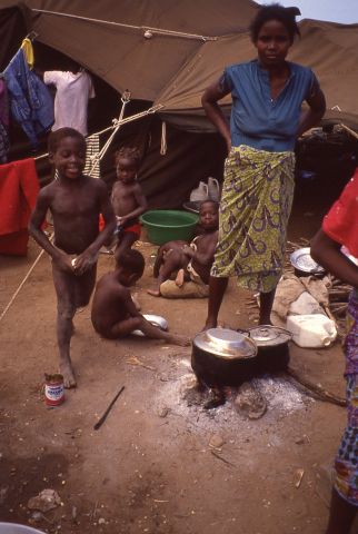 Refugees from Caxito were relocated to Luanda as part of this program. 