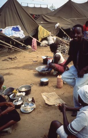 Refugees from Caxito were relocated to Luanda as part of this program. 