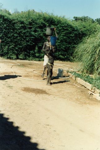 Food for Work project that DW participated in; supported by Program Angola Canada.
