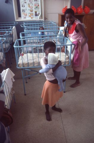 DW worked in partnership with the Angola Secretariat of State for Social Affairs (SEAS) on this workshop.