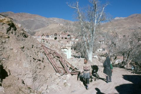 Part of DW's Study for Developing Indigenous Building in Earthquake Regions in Iran.